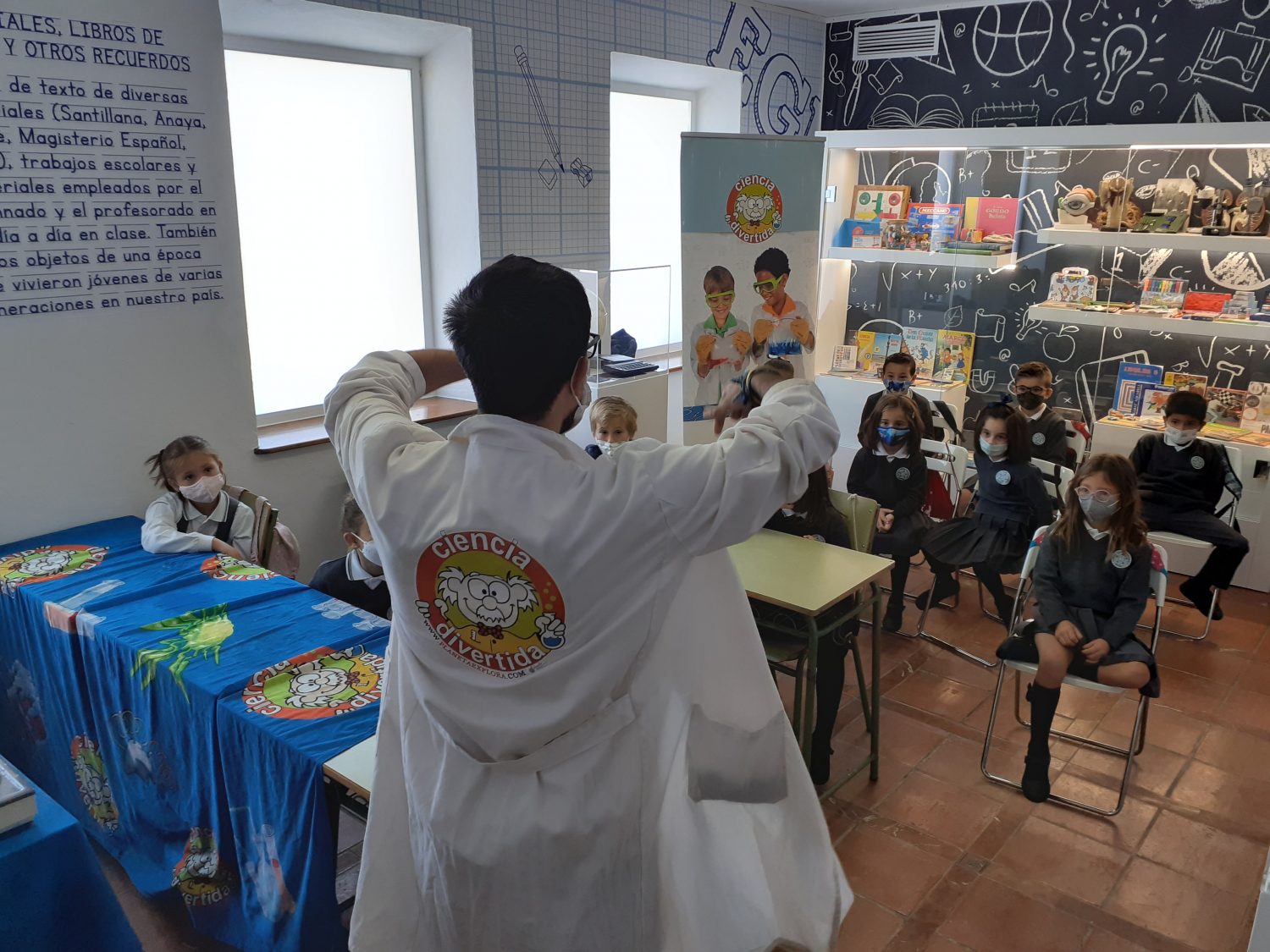 Alumnos 1º A Y B Colegio El Atabal (Málaga) - MAE - Museo Andaluz De La ...